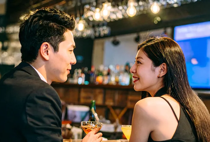 男女の会話風景